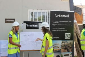 Marta Torrado, concejala del Ayuntamiento de Valencia, visita las obras del Centro de Día del Cabanyal